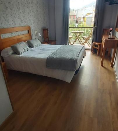 Hotel Aguila Real Onís Eksteriør billede