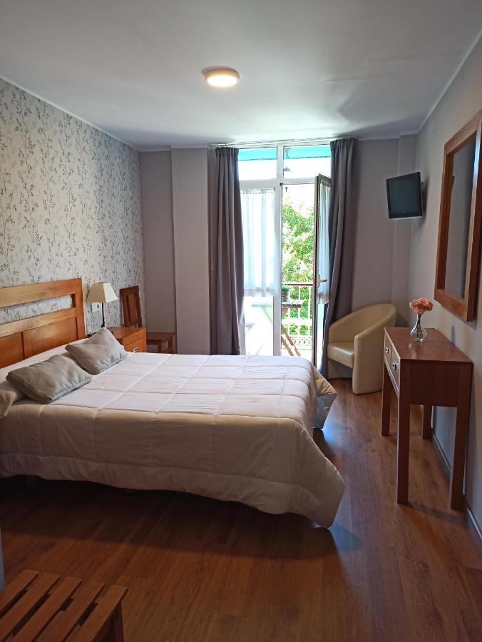 Hotel Aguila Real Onís Eksteriør billede