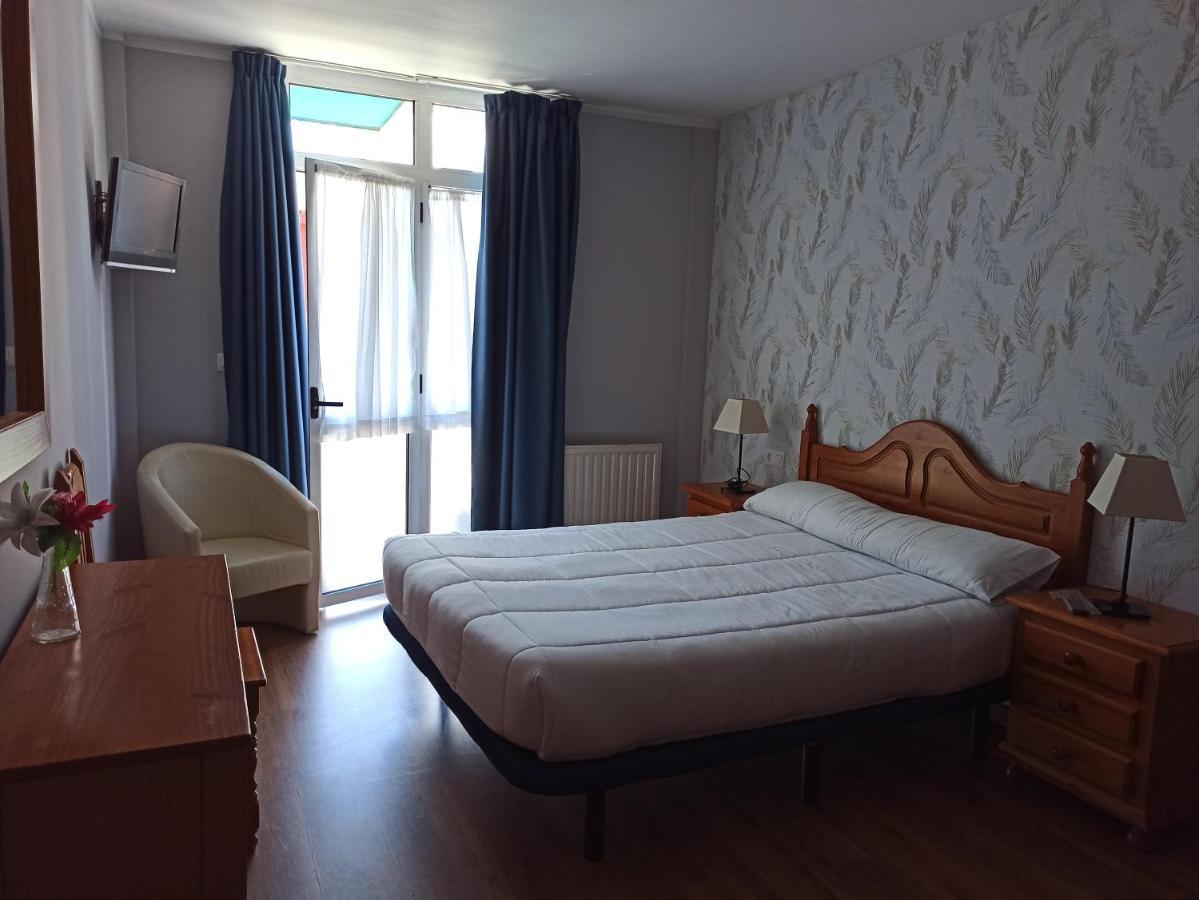 Hotel Aguila Real Onís Eksteriør billede