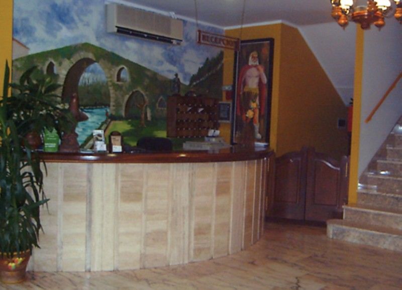 Hotel Aguila Real Onís Eksteriør billede