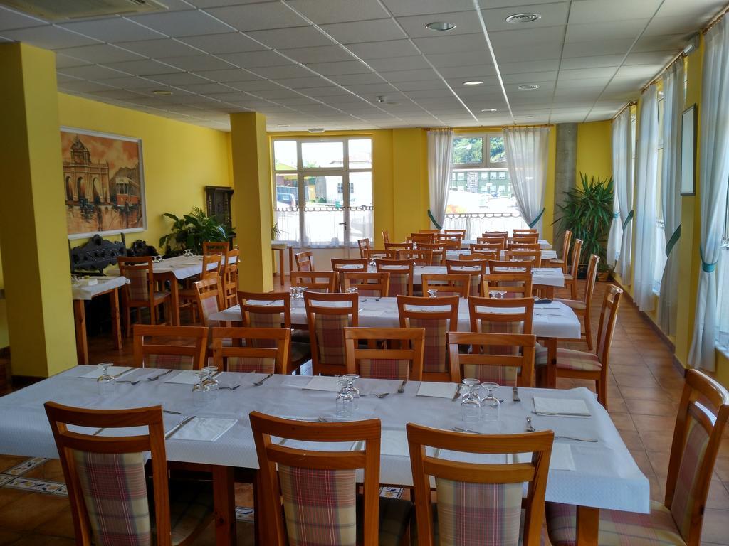 Hotel Aguila Real Onís Eksteriør billede