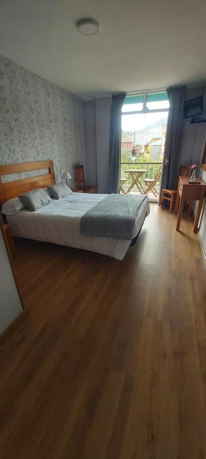 Hotel Aguila Real Onís Eksteriør billede