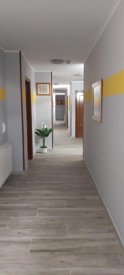 Hotel Aguila Real Onís Eksteriør billede