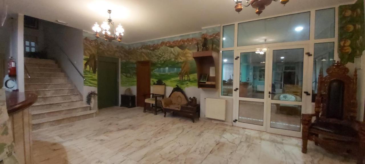 Hotel Aguila Real Onís Eksteriør billede